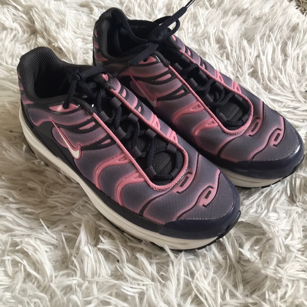 Nike Air purple and pink sneakers 💜💗